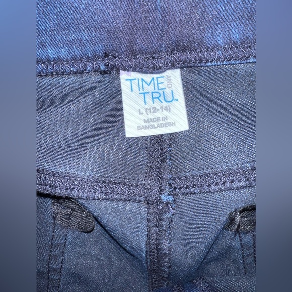 Time And Tru Women's Blue Denim Jeggings. Like New.  Large. - Picture 4 of 5